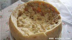 世界上最惡心的食物活蛆乳酪,忍不住嘔吐了!