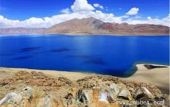 中國最大咸水湖，西寧青海湖面積4583平方公里