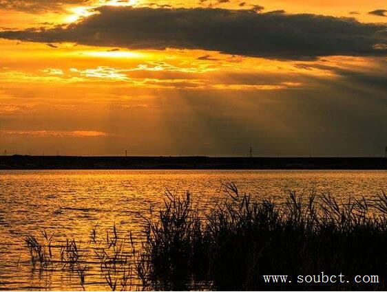 中國最大咸水湖，西寧青海湖面積4583平方公里