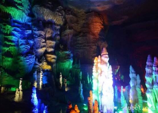 天下第一山,山東泰山海拔高達1545米