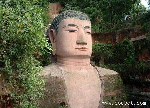 中國最高的佛像：河南魯山大佛比50層樓還高