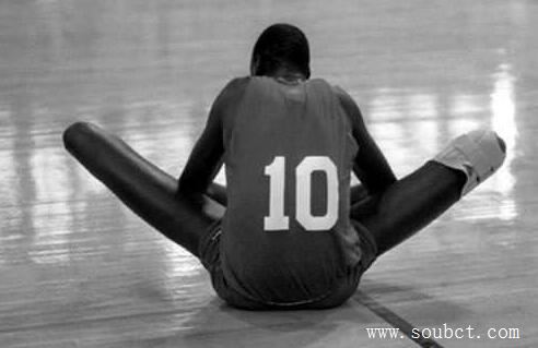 世界上最長的腿，蘇丹馬努特·波爾腿長1.54米（臂展2.59米）