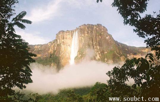 世界上最高的瀑布，安赫爾瀑布落差高達979米