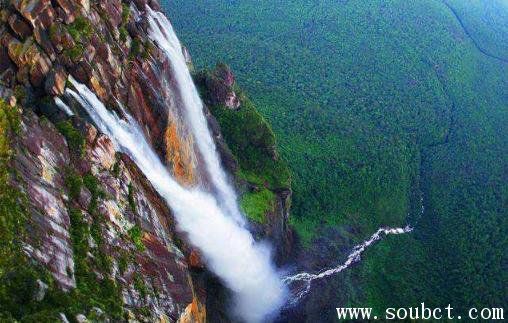 世界上最高的瀑布，安赫爾瀑布落差高達979米