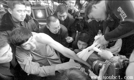 世界上最長的手，鮑喜順手掌大如蒲扇（擁有最長胳膊）