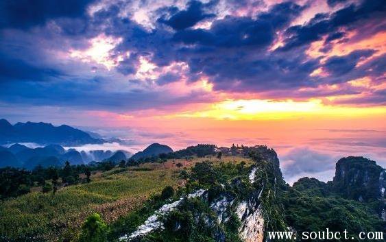 泰山最高的峰，玉皇頂海拔1532.7米