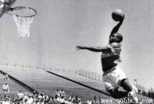 世界上跳的最高的人