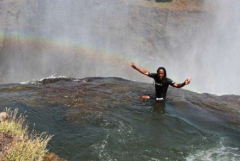 恐怖的魔鬼池瀑布吃人是真的嗎