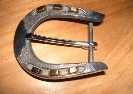 馬蹄鐵什么時候發明的,馬蹄鐵是怎么釘上去的