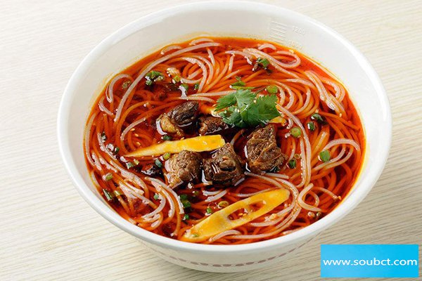 米線是什么做的有膠嘛，米線是塑料袋做的嗎