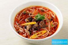 米線是什么做的有膠嘛，米線是塑料袋做的嗎