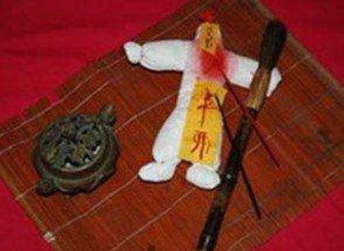 下降頭是什么意思，下愛情降頭最簡單的方法