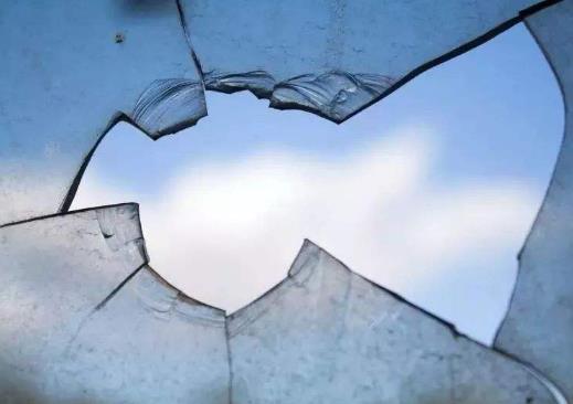 破窗效應(yīng)什么意思 與羊群效應(yīng)的區(qū)別