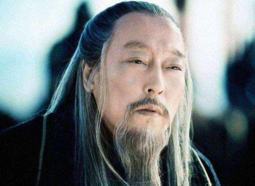 鷹視狼顧之相是什么意思，目光尖銳性格多疑