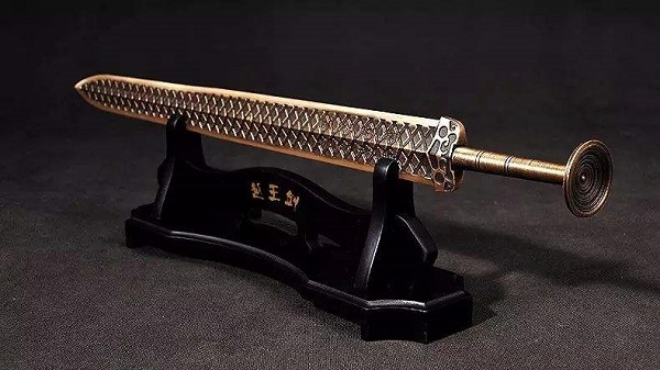 越王劍在哪個(gè)博物館,此劍真的削鐵如泥嗎