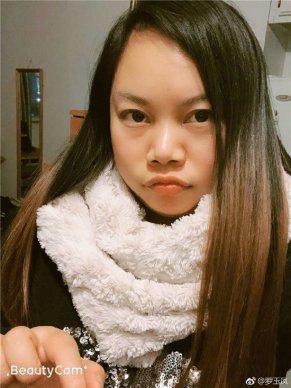 鳳姐在美國靠什么生活