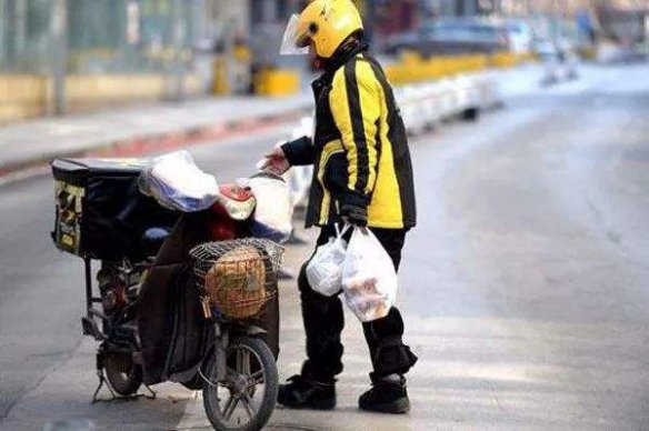 年輕人不要做快遞分撿，年輕人送快遞就廢了嗎