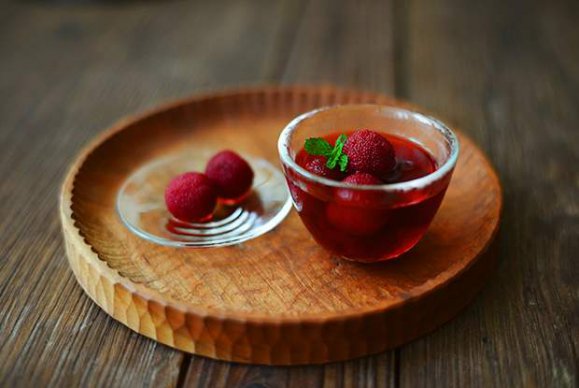 楊梅酒里有蟲還能喝嗎，二鍋頭和高粱酒可以泡楊梅嗎