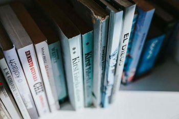 在英國打工一個月大概多少英鎊