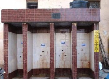 印度上廁所不用紙的嗎