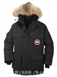 加拿大鵝羽絨服面料很硬嗎