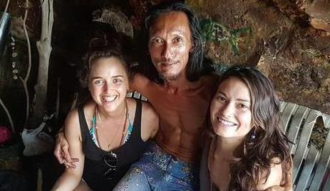 世界最幸福的流浪漢，住山洞美女相伴