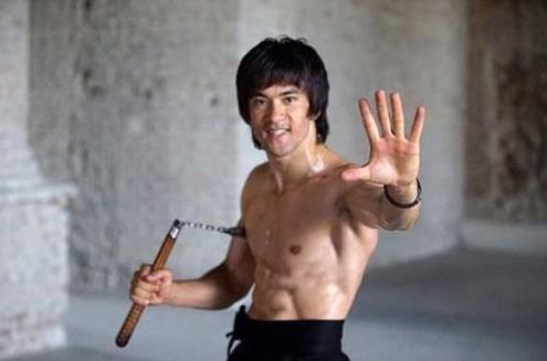 世界上出拳速度最快的人,李小龍一秒六七拳