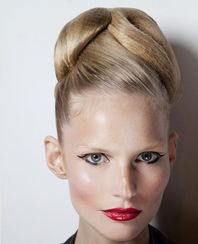 天鵝頸是什么樣的標(biāo)準(zhǔn)