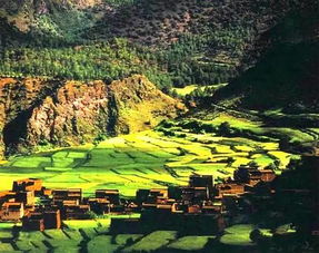 稻城亞丁在哪個省