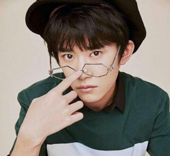 李蘭迪手臂上是胎記嗎