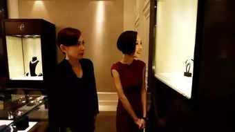 鄺美云為什么坐輪椅