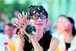 楊麗萍為什么總戴帽子