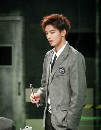 周峻緯是哪個大學