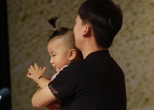 郭麒麟是誰生的