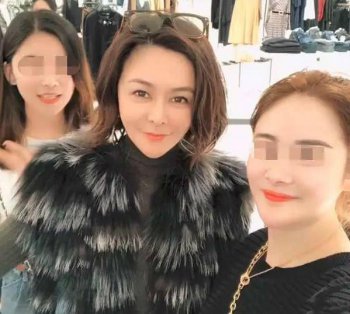 關之琳母親還在嗎