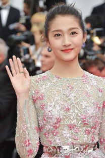 關(guān)曉彤幾歲了今年