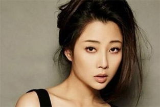 殷桃嘴唇上是什么東西