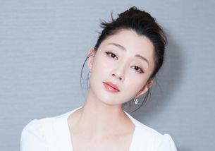 殷桃嘴上的是什么啊