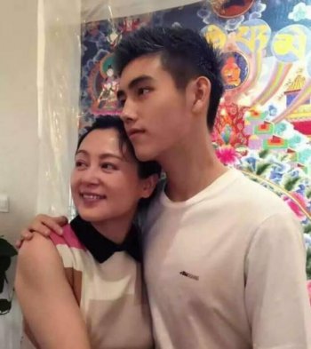 陳飛宇和陳紅什么關(guān)系