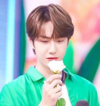 王一博應援色是什么顏色