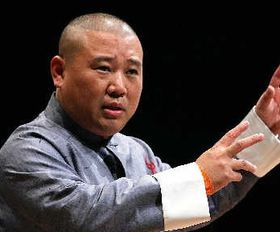 郭德綱師傅是誰啊