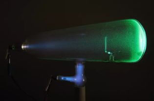 愛迪生實驗了多少次發(fā)明了電燈