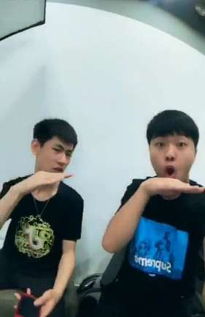 大張偉一個伸手什么歌