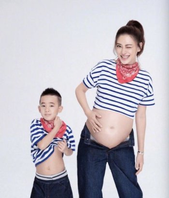 陳小春怎么追的應采