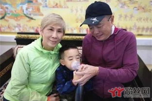 陳小春爸媽還在嗎