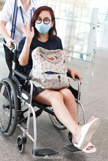 陳松伶為什么坐輪椅
