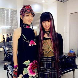 小彩旗和楊麗萍什么關系