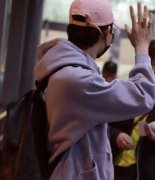 余遠(yuǎn)帆被扔雞蛋原因