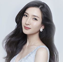 江疏影和誰長得像