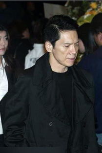 謝賢和向華強(qiáng)誰勢(shì)力大